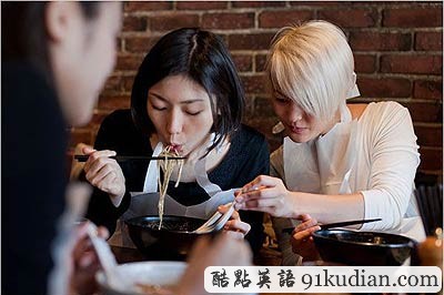 行者必修課:各國(guó)餐桌禮儀大盤(pán)點(diǎn)