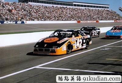 大千世界:萬圣節(jié)最酷汽車裝扮