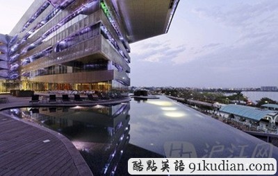 環(huán)球之旅:美到令人尖叫的十大奢華游泳池