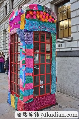 趣圖妙語(yǔ):各國(guó)的奇妙電話亭
