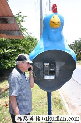 趣圖妙語:各國的奇妙電話亭