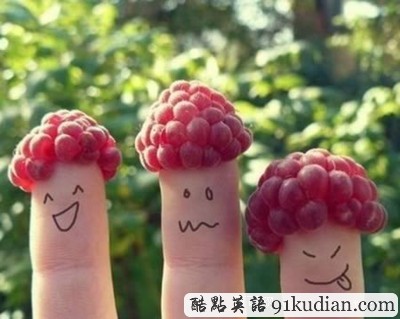 趣圖妙語:指間作畫手指也很有愛!