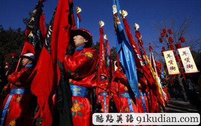 環(huán)球之旅:北京地壇廟會熱鬧非凡