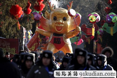 環(huán)球之旅:北京地壇廟會(huì)熱鬧非凡