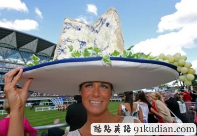 趣圖妙語:時尚大比拼 帽子也瘋狂