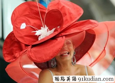 趣圖妙語:時(shí)尚大比拼 帽子也瘋狂