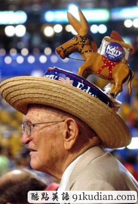 趣圖妙語(yǔ):時(shí)尚大比拼 帽子也瘋狂