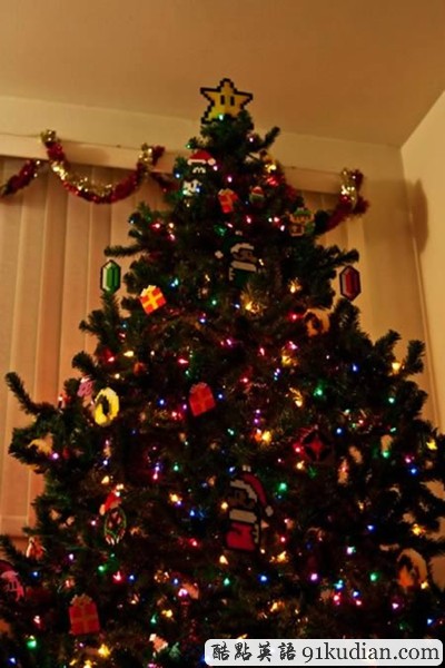 世界真奇怪:看搞怪圣誕樹!