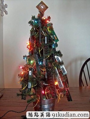 世界真奇怪:看搞怪圣誕樹!