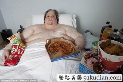 世界上最胖的人:我已經(jīng)十年沒(méi)能出家門(mén)