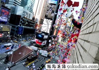 新年前夜紐約許愿墻五彩紛呈