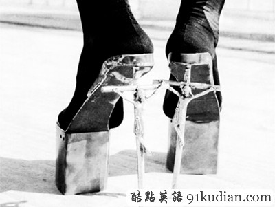 大千世界:11款新奇獨(dú)特的鞋子想試試嗎?