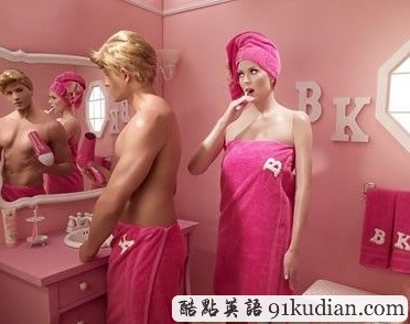 玩具愛(ài)情也虐心:當(dāng)芭比遭遇同性戀