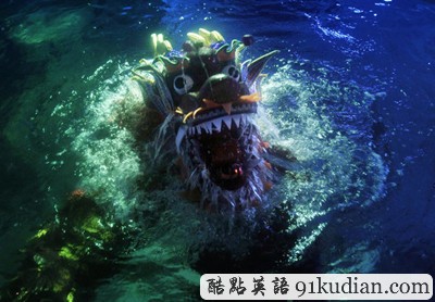 大千世界:福州水下舞龍迎新年