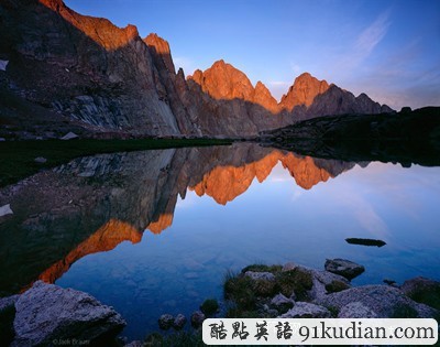 環(huán)球之旅:華麗的山脈倒影圖片欣賞