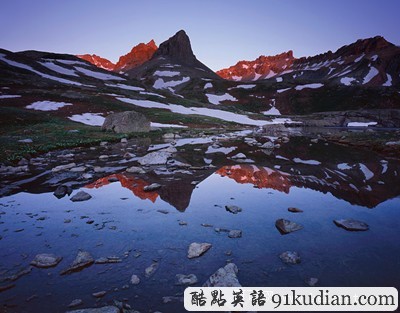 環(huán)球之旅:華麗的山脈倒影圖片欣賞