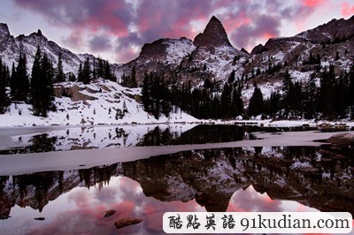 環(huán)球之旅:華麗的山脈倒影圖片欣賞