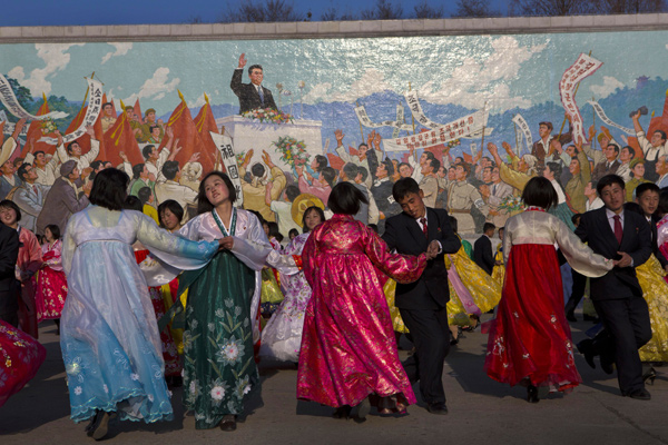 Pyongyang steps up war of words