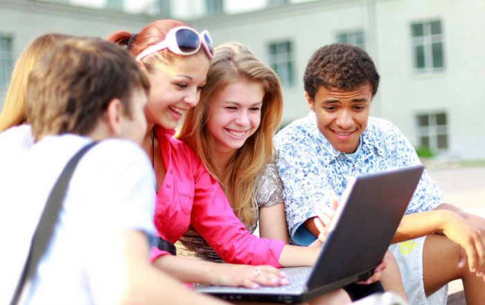 英語四級作文邊聽邊背(MP3+中英字幕) 第10期:如果我是個大學(xué)生 www.www.jiazhineng.cn